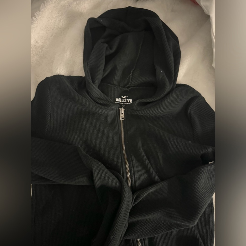 black sweatshirt